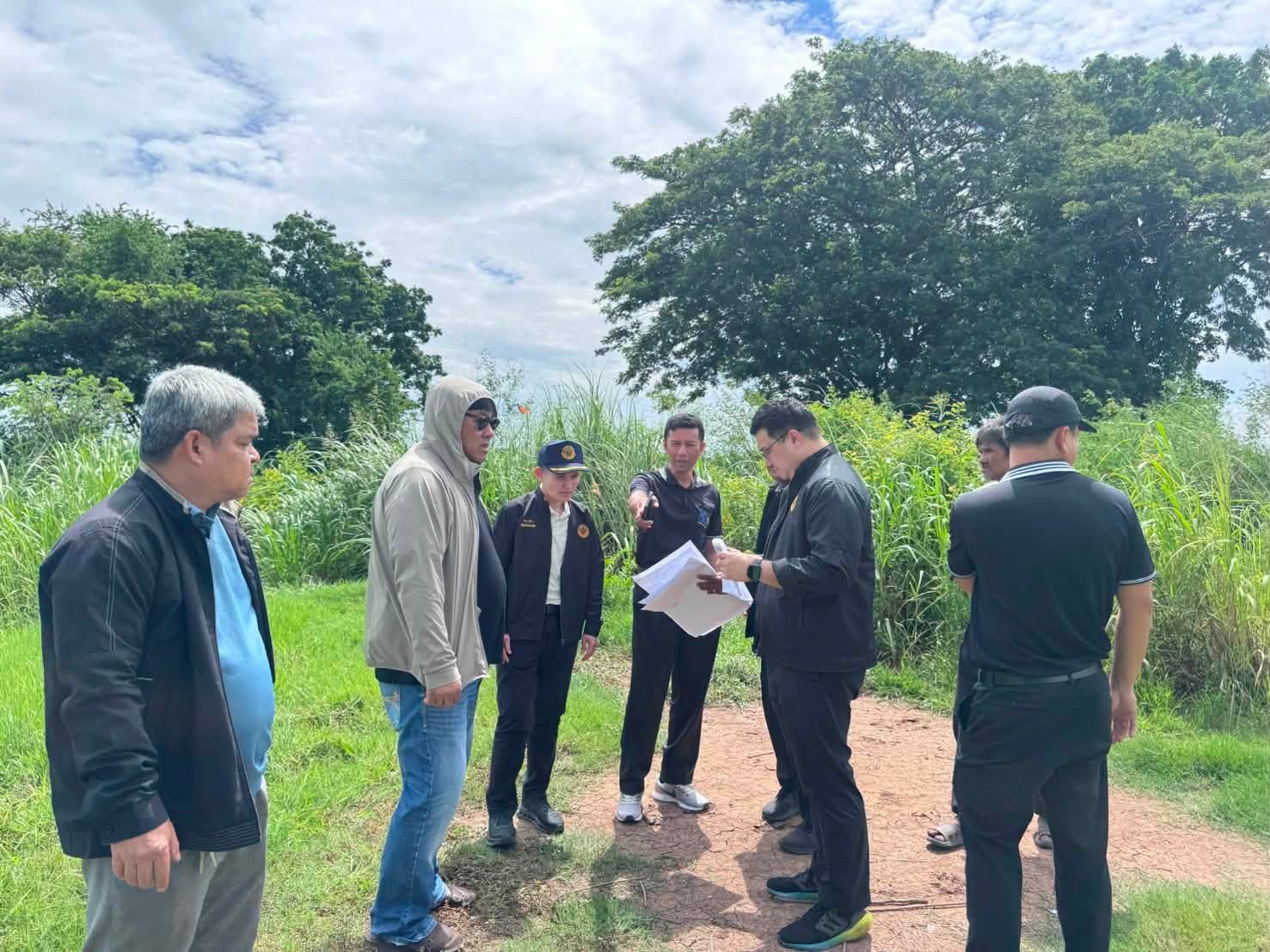title - ลงพื้นที่สำรวจความเสียหายจากน้ำท่วมขังในแปลงเกษตรกรรม อำเภอไชโย จังหวัดอ่างทอง